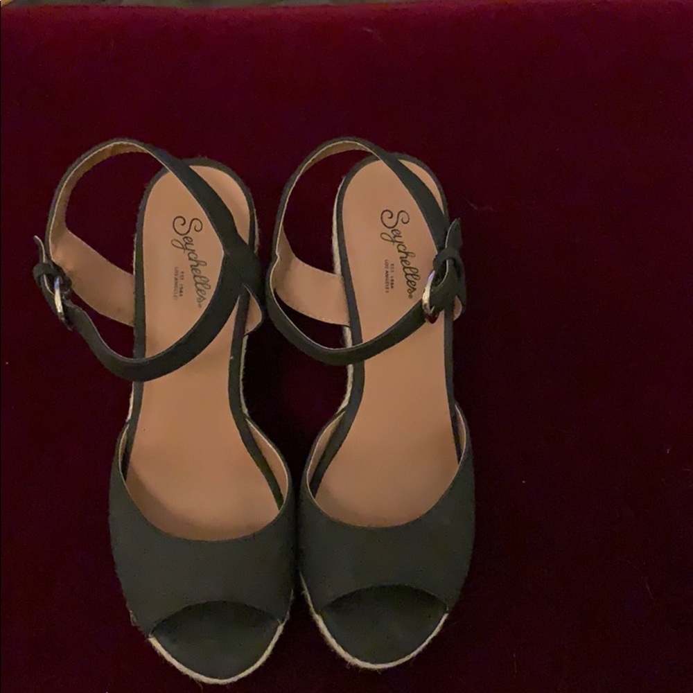 Seychelles espadrille with platform.